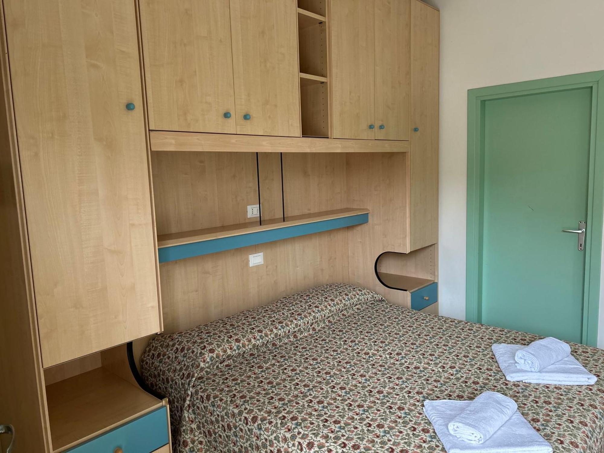 Hotel Mirage 2*