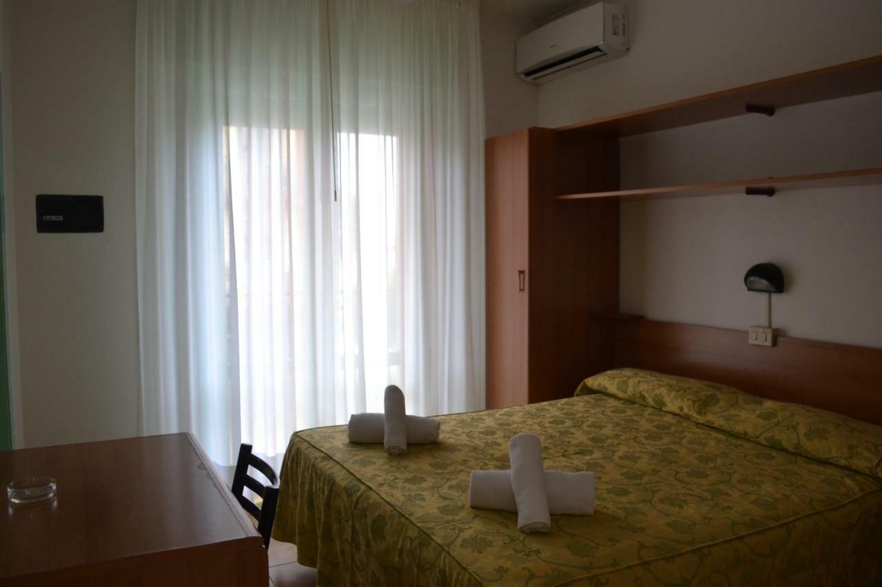 Mirage Hotel 2*