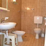 Hotel Mirage 2*