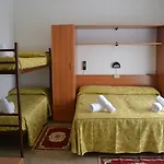Hotel Mirage 2*