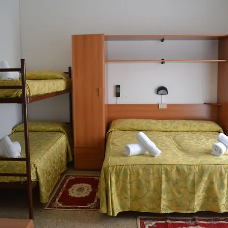 Hotel Mirage 2*